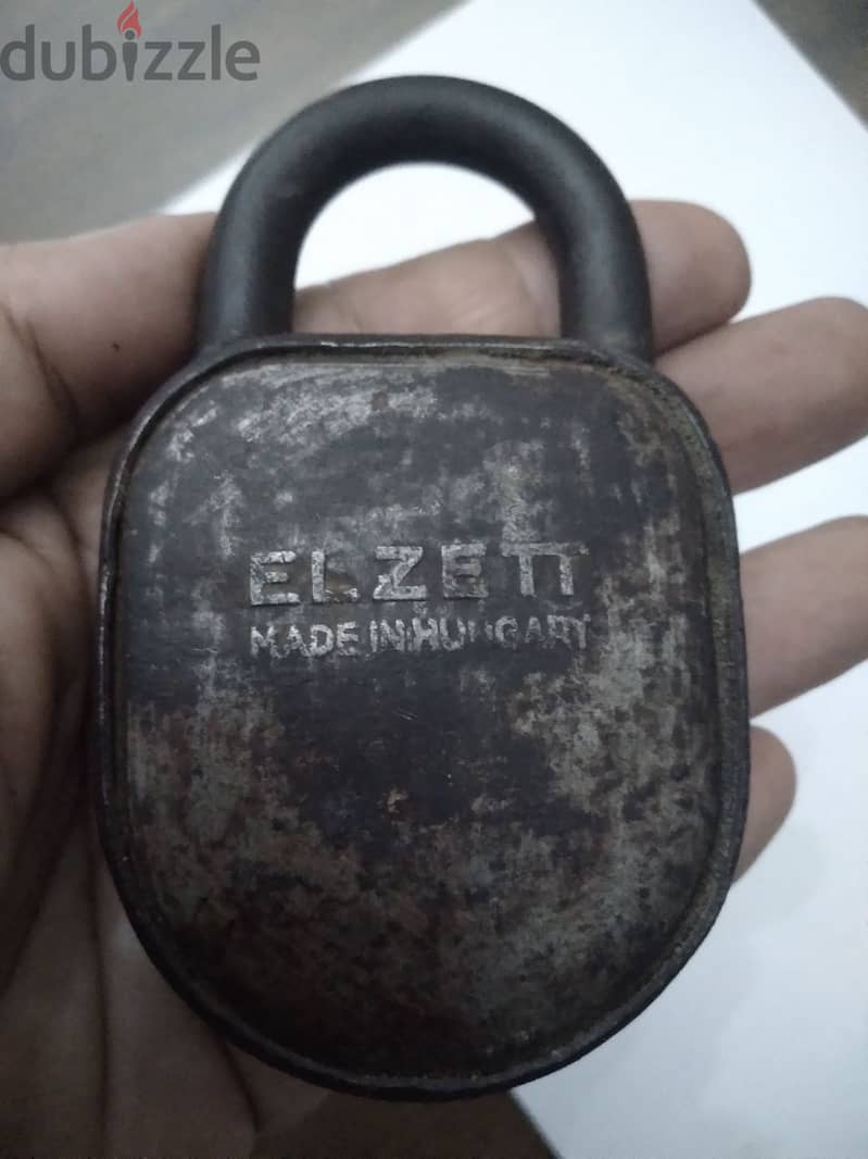 قفل انتيك قديم حجم كبير صناعة  مجري بالمفتاح الاصلي لافكار الديكور 1