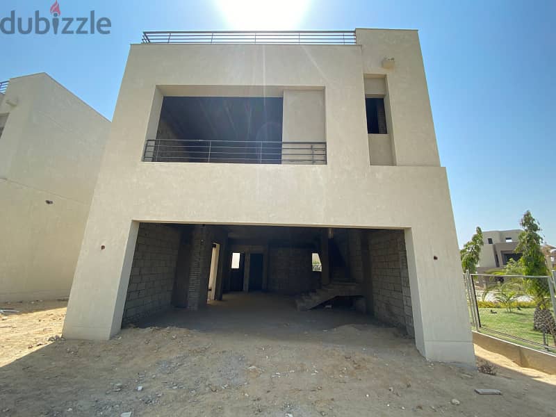 Villa For Sale With Best Price In The Crown Palm Hills 0