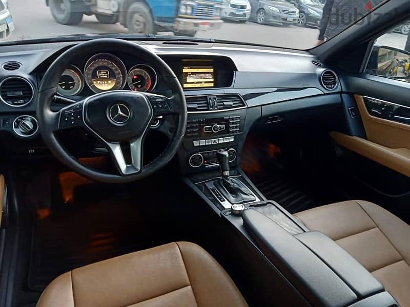 Mercedes-Benz C250 2012 3