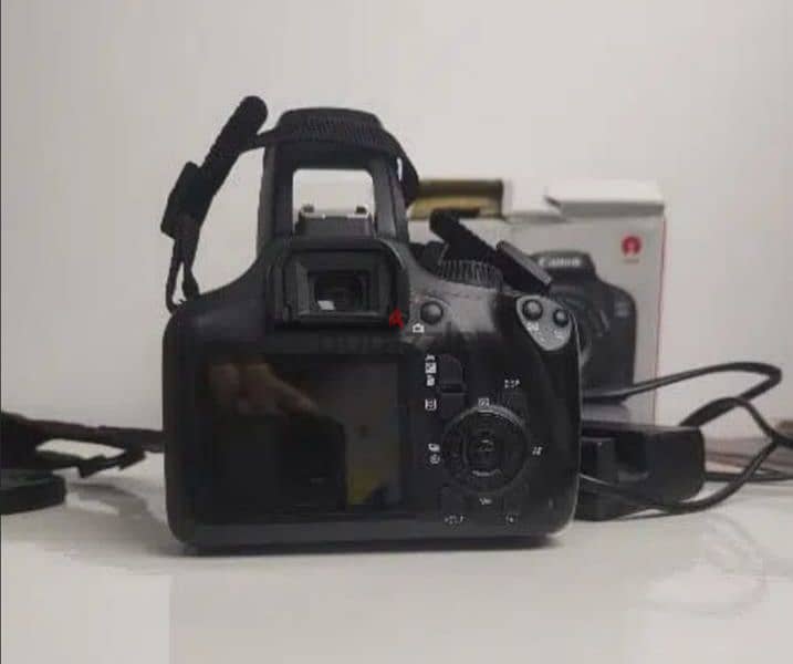 كاميرا Canon EOS 4000D
بكل مشتملاتها الاصليه كما ف الصورة بحالة الجديد 9
