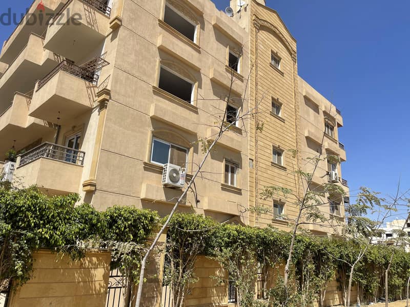 Apartment for sale 280m ready to move ultra super luxury finishing, Grand Caesar Compound, Southern Investors, steps from 90th Street new cairo 1