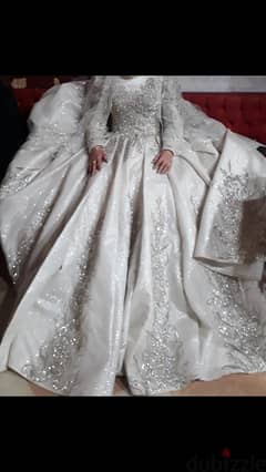 فستان زفاف  اتلبس مره وحده يوم الفرح