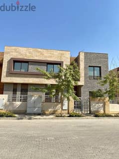Villa For sale 235M Prime Location in Taj city New Cairo | فيلا للبيع 235م بالتقسيط في تاج سيتي جاهزة للمعاينة 0