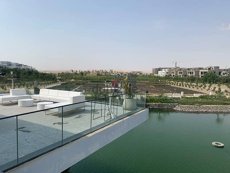 شقة مطلة على المساحات الخضراء متشطبة بالكامل للبيع بمقدم وتقسيط على 8 سنوات في كمبوند البروج مدينة الشروق Al Burouj 1