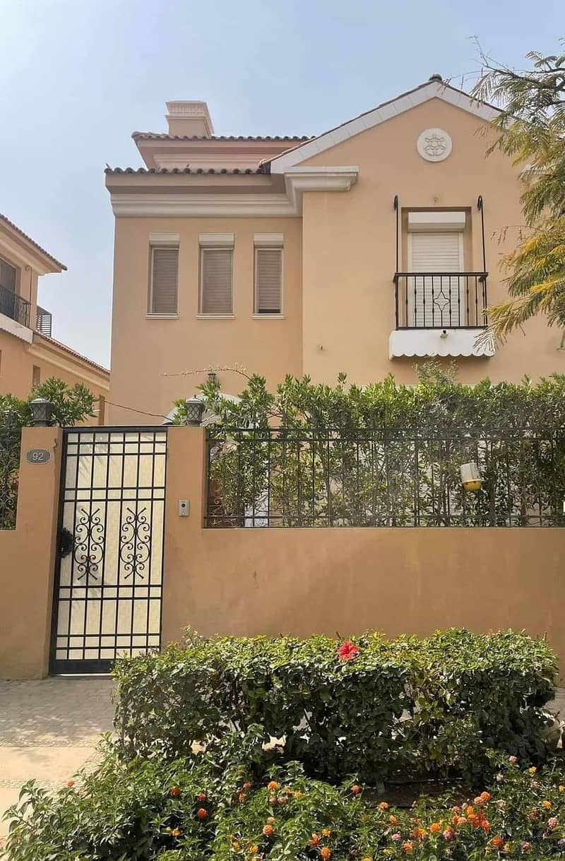 villa stand alone for sale with private garden in hyde park new cairo 1