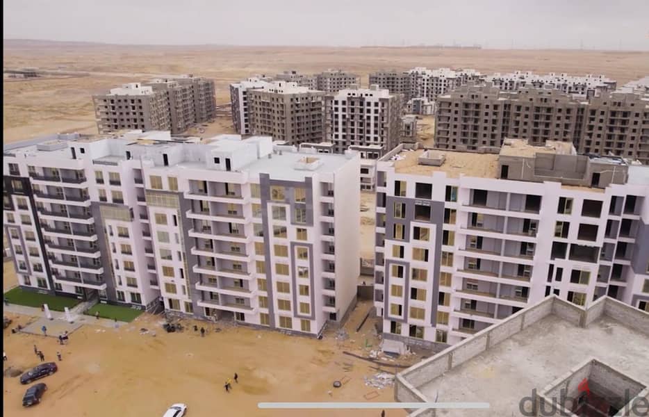 Apartment 190 m Construction 95% R8 town gate New Capital 8