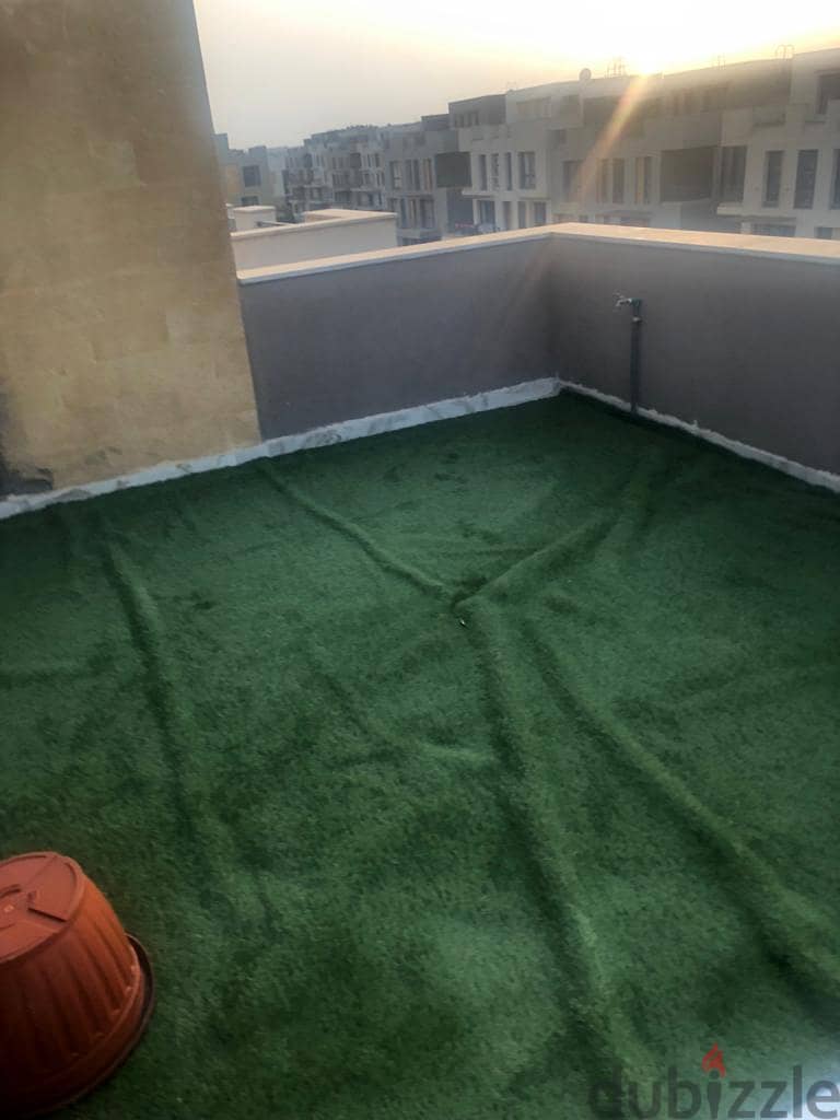 Studio for rent 40 m roof 80 m prime location Super luxe finishing Kitchen and air conditioners in Compound Eastown Sodic 3