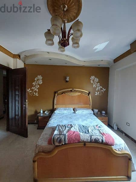 غرفة نوم كاملة للبيع + سفر ونيش وست كراسي 1