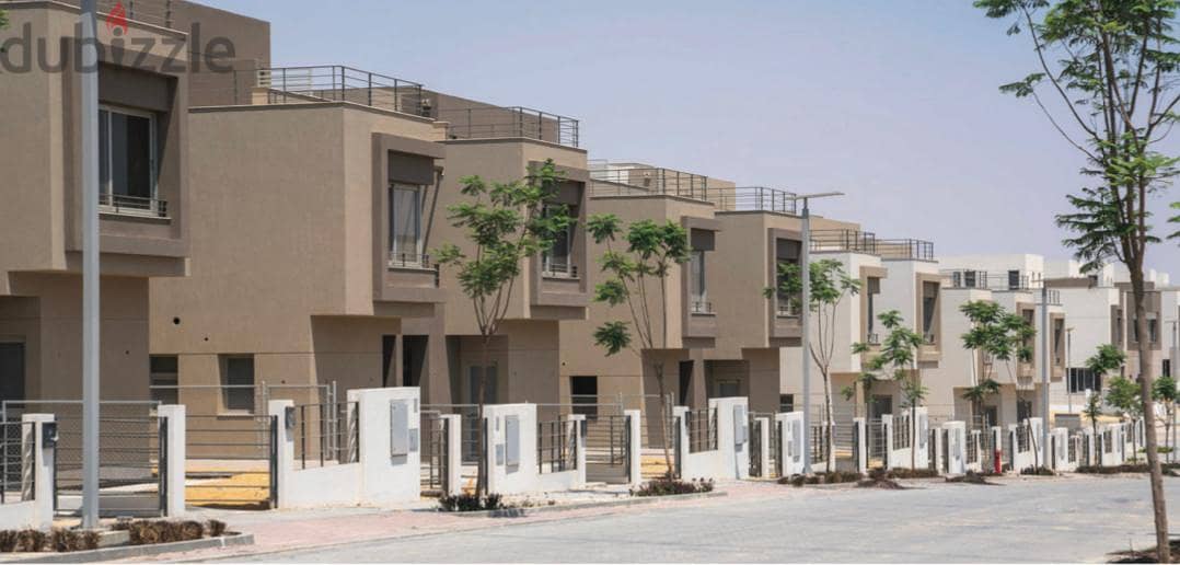 Villa Town House Corner 10% Down payment 8 years installment 242 m in Palm Hills New Cairo with least price in special location 2