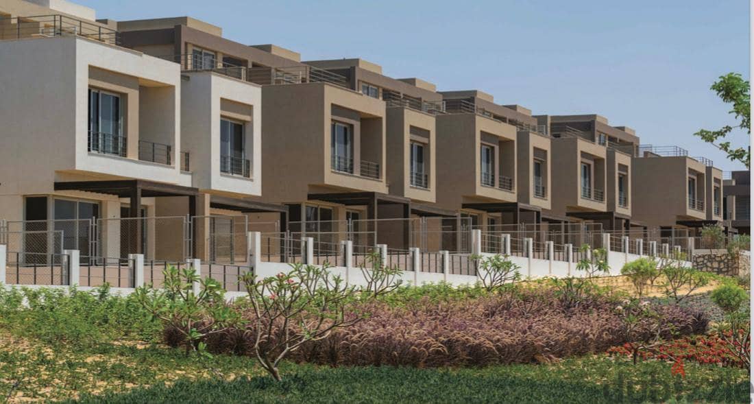 Villa Town House Corner 10% Down payment 8 years installment 242 m in Palm Hills New Cairo with least price in special location 3