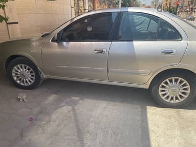 Nissan Sunny 2010