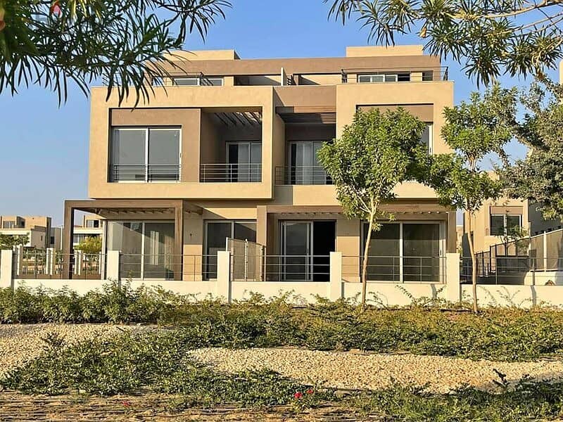 Twin house with immediate delivery in Palm Hills Compound, New Cairo, with a 20% down payment and the rest over 8 years without interest. 8