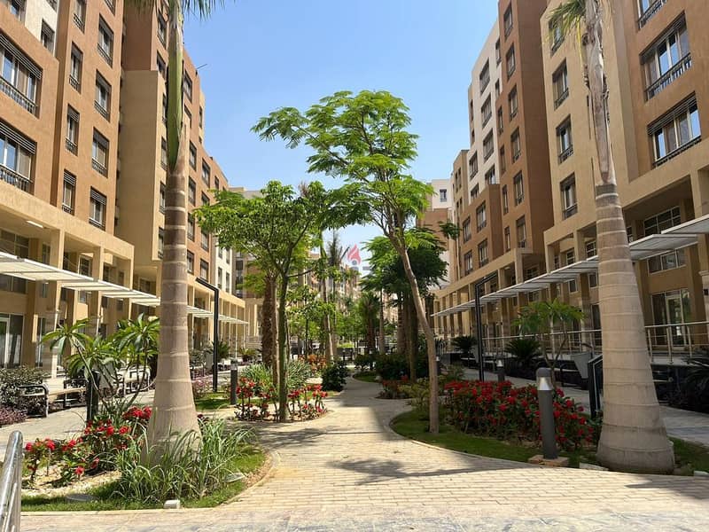 Apartment with immediate delivery, super luxury finishing, in Al Maqsad Compound in the New Administrative Capital, in R3 district 4