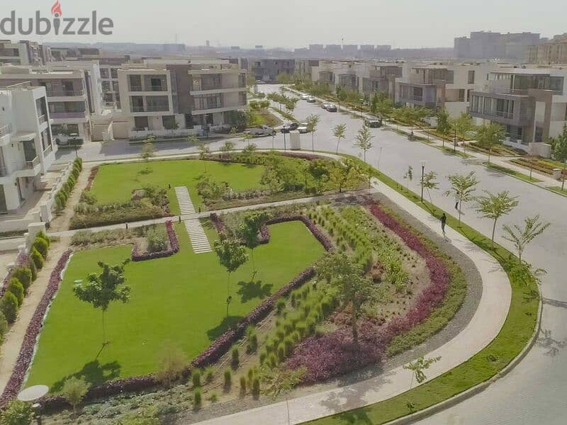 شقة للبيع بموقع متميز على مساحات خضراء بمقدم وتقسيط في تاج سيتي بالتجمع الخامس من شركة مدينة مصر Taj City 2