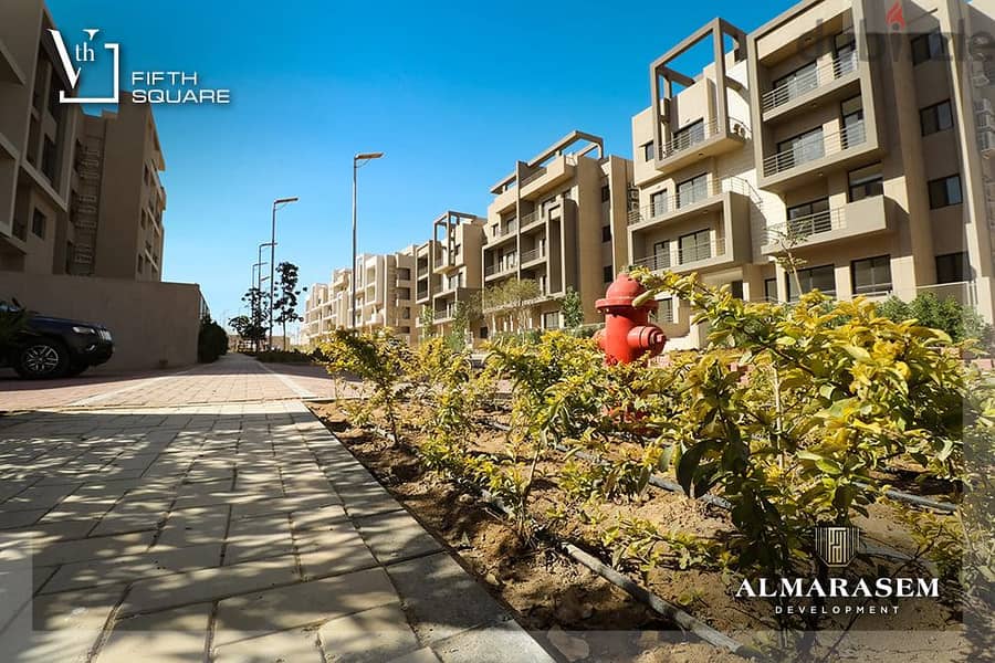 Penthouse roof for sale, fully finished, with kitchen and Ac's, ready to move at Al Marasem fifth square 7