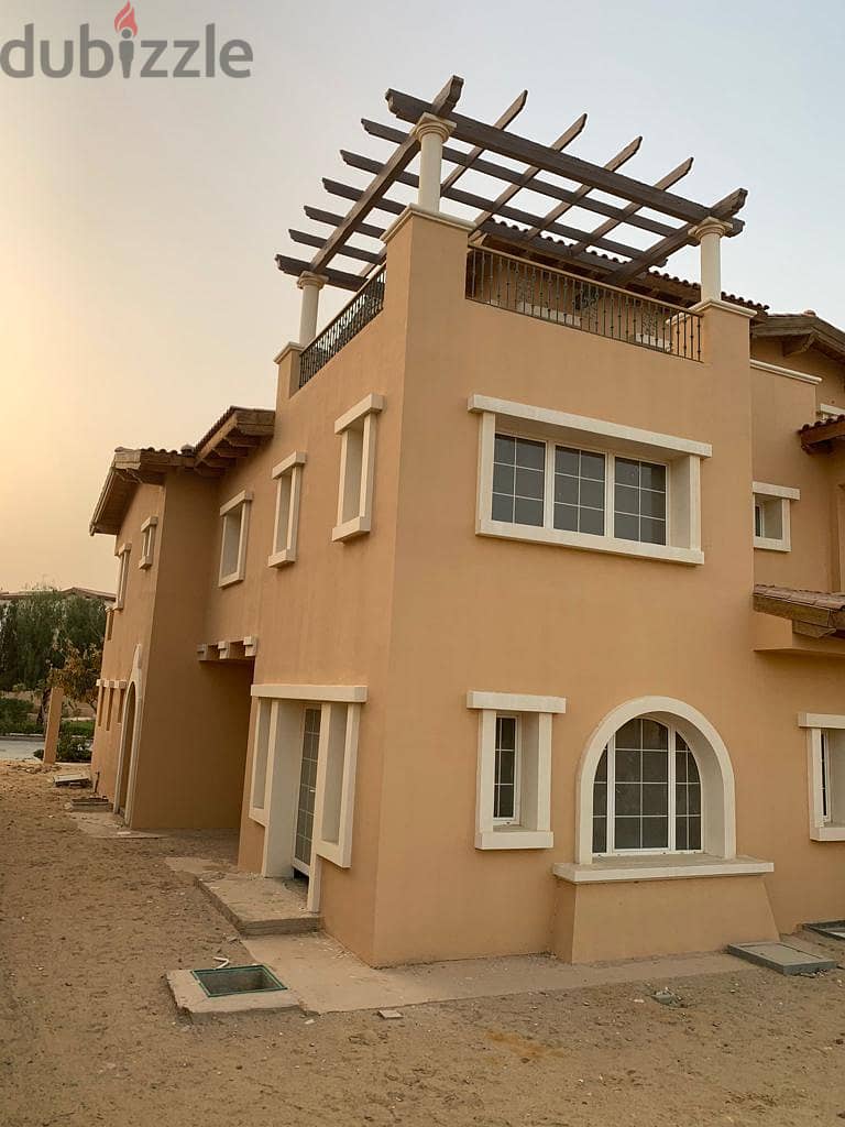 Classic Twin House For Sale 306m With Land Area 360m Bahri prime View At The Lowest Price In Hyde Park In Fifth Settlement 1