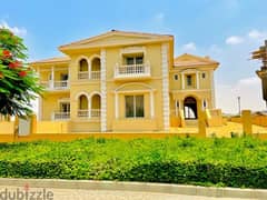 Town house 208m for sale with installments view landscape with 200m land space in Hyde Park in Fifth Settlement