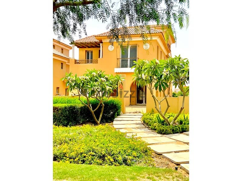 Town house 208m for sale with installments view landscape with 200m land space in Hyde Park in Fifth Settlement 1