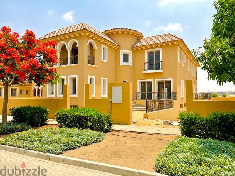 Town house 208m for sale with installments view landscape with 200m land space in Hyde Park in Fifth Settlement 3