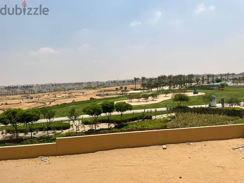 Town house 208m for sale with installments view landscape with 200m land space in Hyde Park in Fifth Settlement 4