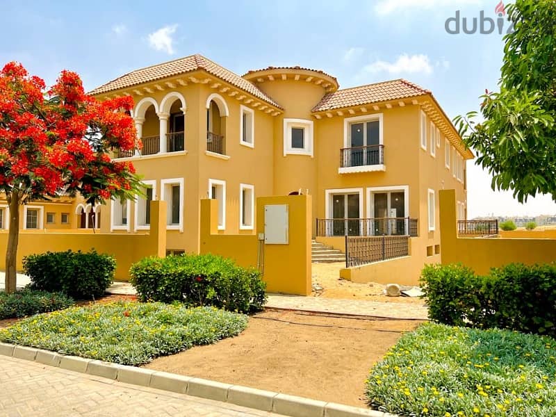 Town house 215m for sale with the lowest down payment and installments till 2032 view landscape in Hyde Park in Fifth Settlement 3