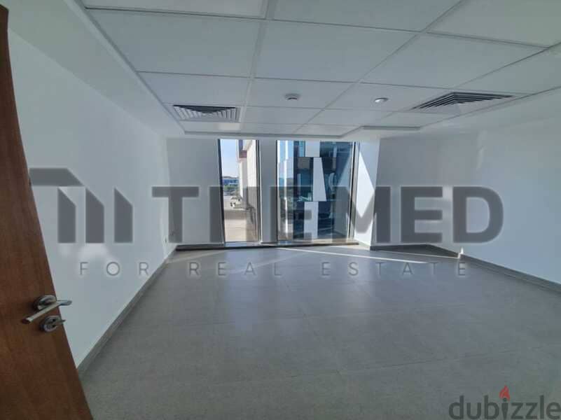 Equipped clinic for rent in Park Street Mall - Sheikh Zayed 4