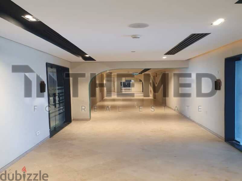 Equipped clinic for rent in Park Street Mall - Sheikh Zayed 6