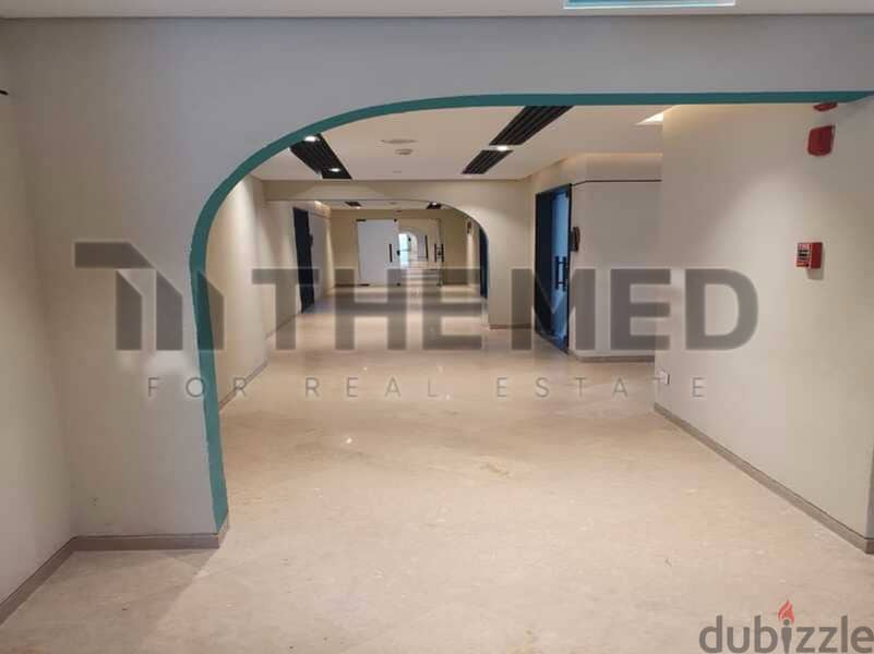Equipped clinic for rent in Park Street Mall - Sheikh Zayed 7