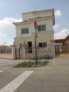 STANDALONE FOR SALE IN UPTOWN FRIST ROW GOLF DIRCT 0