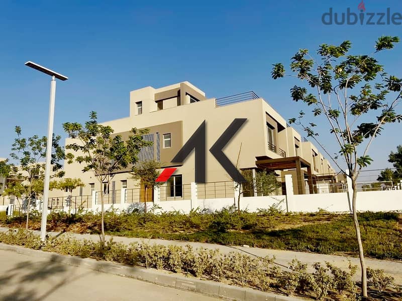 Installment Family House For Sale in Palm Hills New Cairo 2