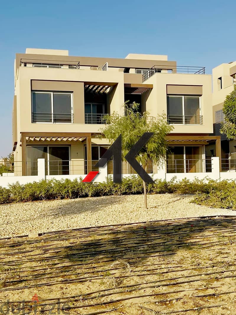 Installment Family House For Sale in Palm Hills New Cairo 4