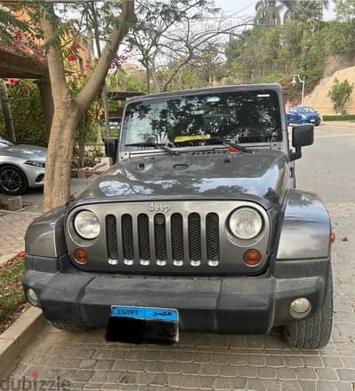 jeep wrangler 2014 ( excellent condition )