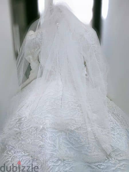 فستان زفاف ملكي للإيجار 1