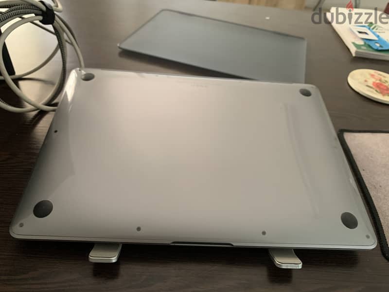 MacBook Air m1 8 Ram 512 Storage 7