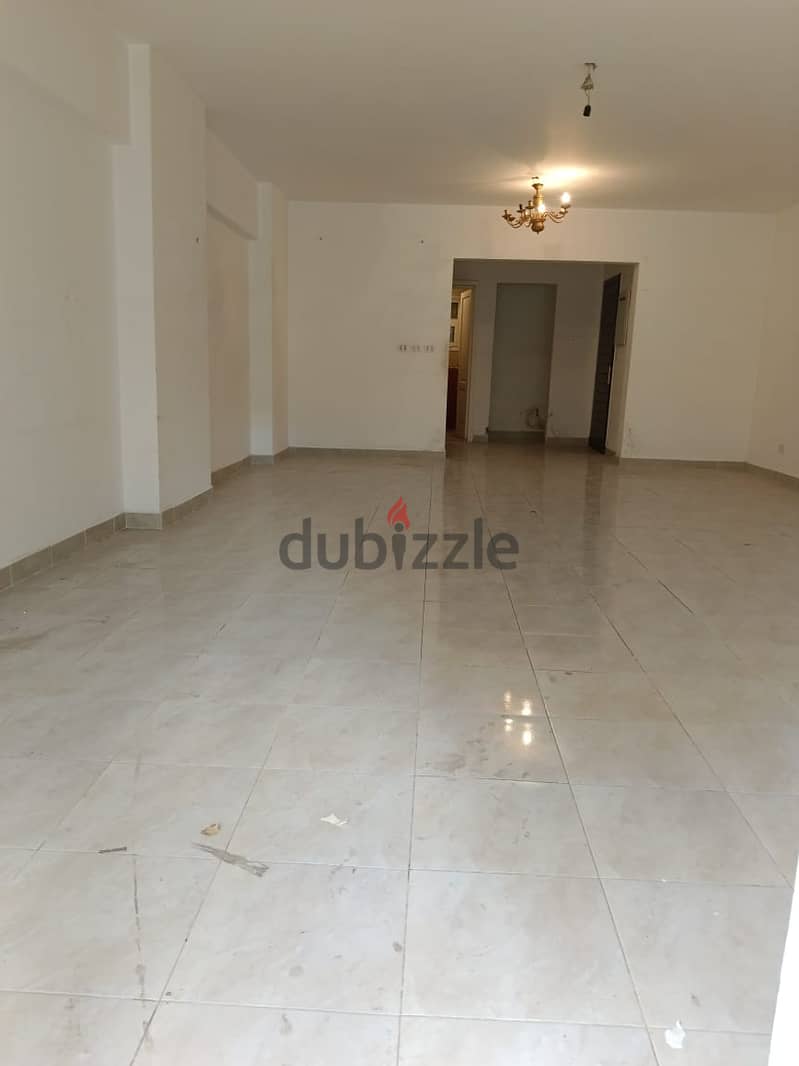 appartment avaliable fr rent in al rehab at eigth phase ground floor with garden 180+50 meter 2