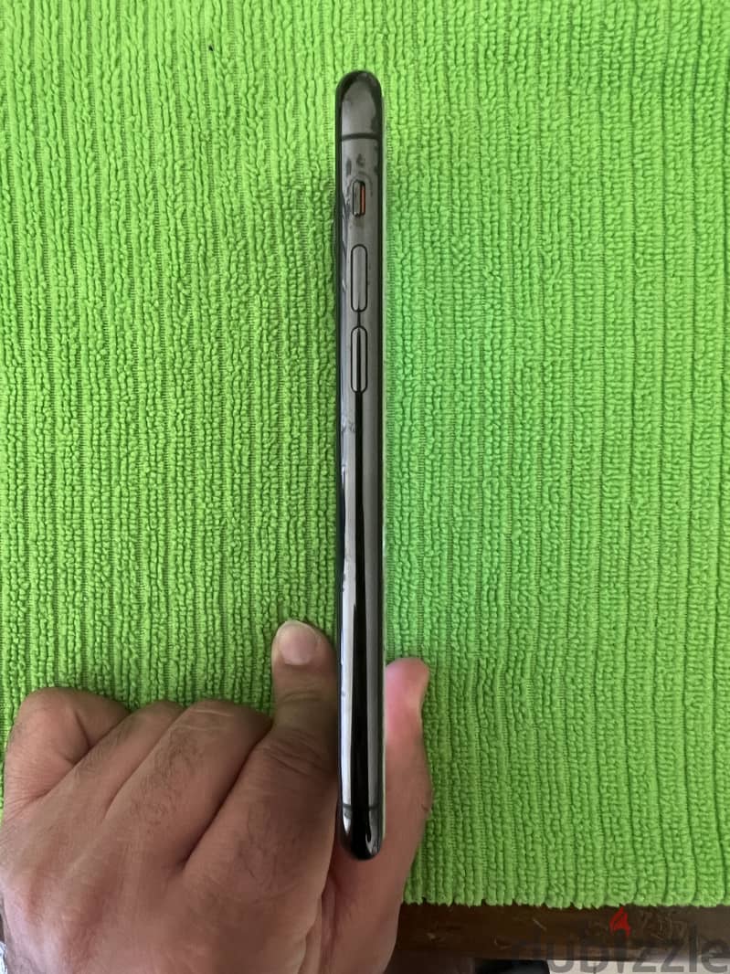 iPhone 11 Pro - 256G - Spave Gray  ايفون ١١ برو - ٢٥٦ جيجا - اسود 4