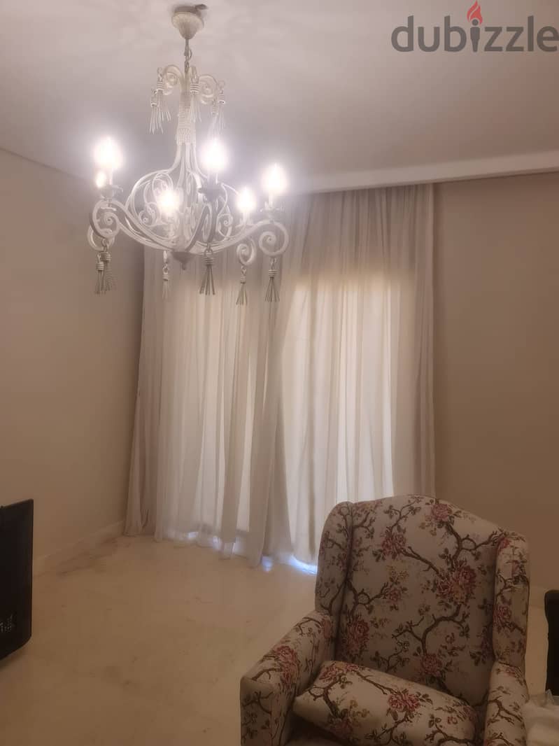 apartment 160 m prime location view landscabe Fully furnished Kitchen with appliances+ air conditioners Super Lux finishing in Compound 90 Avenue 3