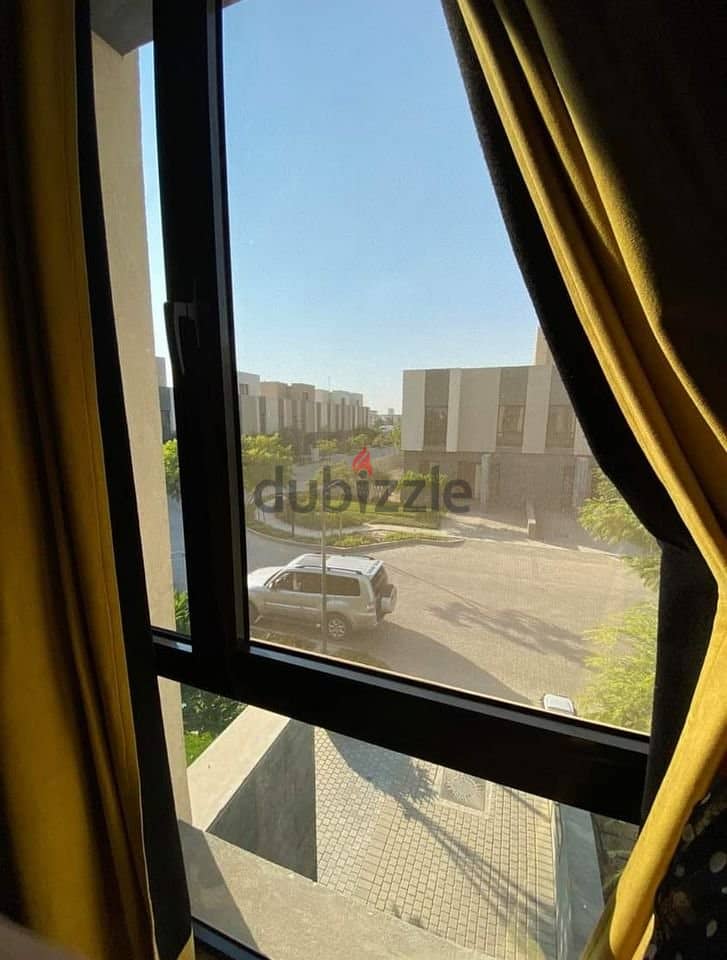 Apartment 235 sqm for sale, immediate receipt, fully finished, in Al Burouj Compound, next to the International Medical Center 3