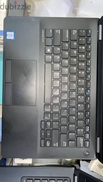 Laptop  DELL E7270 1