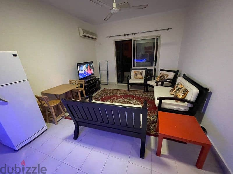 شقة لقطة للأيجار فى الشيخ زايد المستقبل شارع رئيسى 1