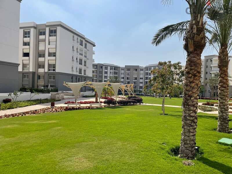 Amazing APARTMENT For Sale in Hyde Park - New Cairo 0