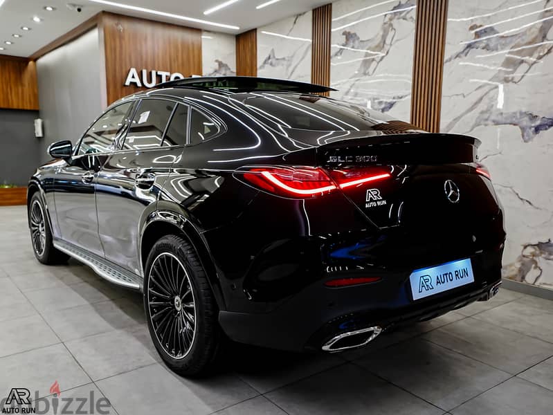MERCEDES BENZ GLC 300 AMG COUPE 2024 16