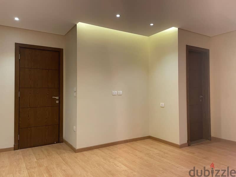 Penthouse for rent in azad compound with(Kitchen and acs) 7
