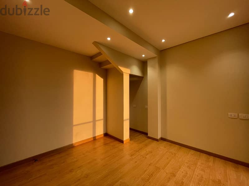 Penthouse for rent in azad compound with(Kitchen and acs) 8