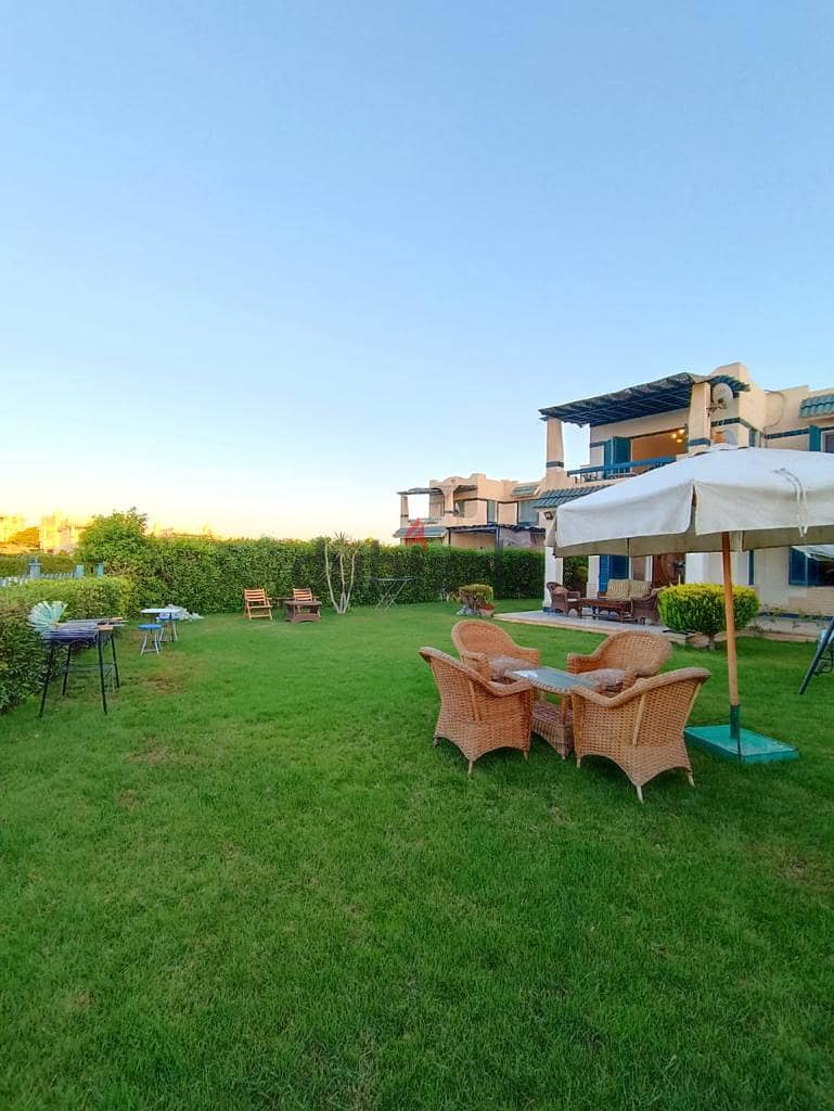 Villa 300 sqm with direct sea view in Marina 4, with a garden of 300 sqm, location and a very special view 4