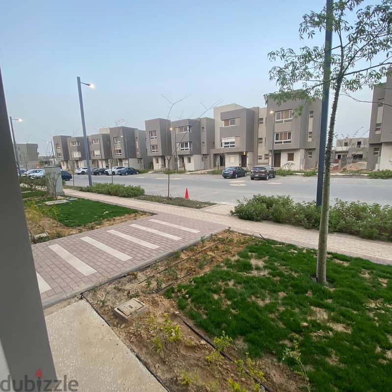Ground apartment with garden for sale at Etapa compound , Sheikh zayed 1
