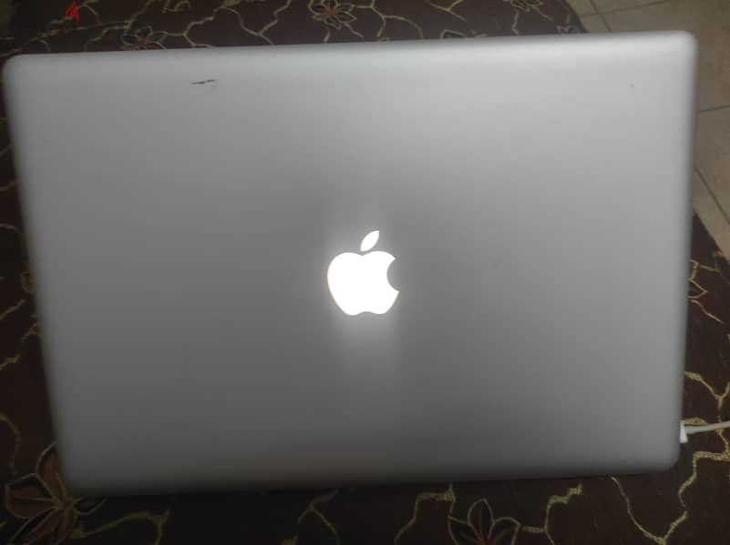 Macbook pro 15 2010  core i7 ب7000 3