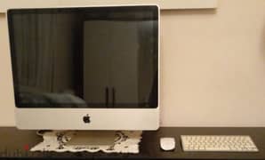 جهاز كمبيوتر مع كيبورد مع ماوس