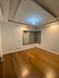 الشقة ١٥٠م (٣غرف/٢حمام) للبيع أمام الرحاب فى كمبوند كريك تاون 0