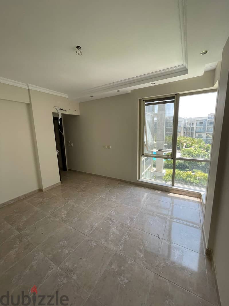 Apartment 194m for sale in galleria moon valley Prime location fully finished 3